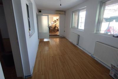 Casă individuală cu 3 camere cu Canalizare în Brătianu - 4