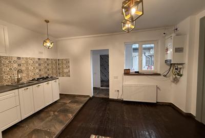 Apartament cu 3 camere semidecomandat, mobilat în 13 Septembrie - 6