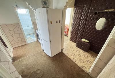 Apartament cu 3 camere decomandat, mobilat în CET - 7