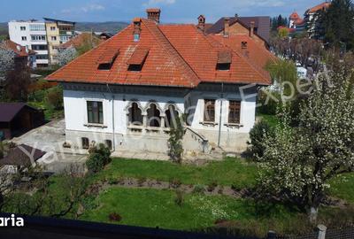 Casă cu Teren 1071 Mp în Central - 7