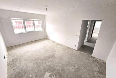 Apartament cu 4 camere semidecomandat în Micro 16 - 3