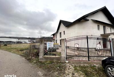 Casă cu Teren 3730 Mp în Stremț - 3