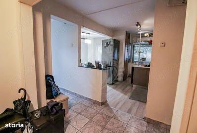 Apartament cu 4 camere decomandat în 9 Mai - 8