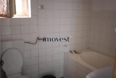 Casă cu 6 camere cu Teren 600 Mp în Păulești - 5
