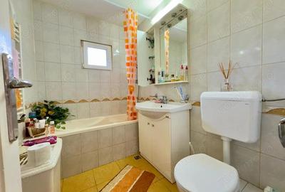 Apartament cu 3 camere decomandat, mobilat în Soarelui