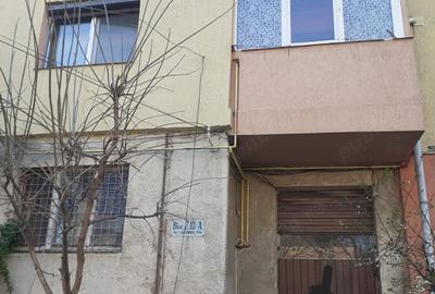 Vand apartament 2 camere 52 mp Olteni?a, zona ?coala 6 - 8