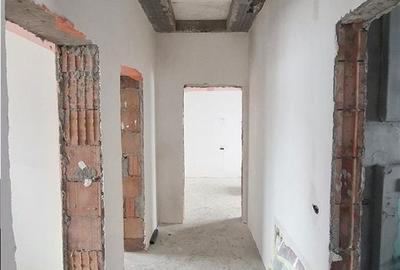 Casă cu 4 camere cu Teren 400 Mp în Rediu - 2