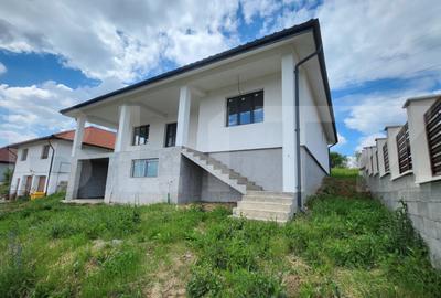 Casă cu 4 camere cu Teren 500 Mp în Nazna - 13