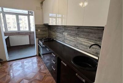 Apartament cu 3 camere decomandat în Rahova