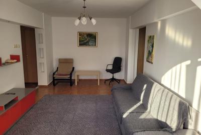 Apartament cu 3 camere semidecomandat, mobilat în Apărătorii Patriei - 2