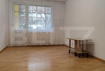 Apartament de vanzare, cu 2 camere, 40 mp utili, zona Carpati 1 - 1