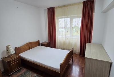 Apartament spatios zona 9 mai - 6