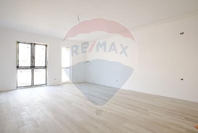 Apartament cu 2 camere semidecomandat în Tractorul - 6