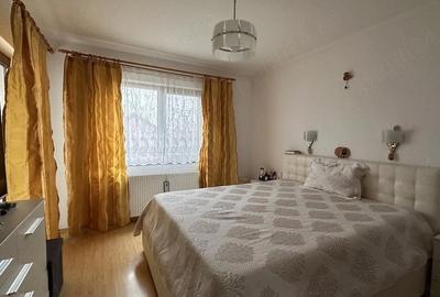 Casă cu 4 camere cu Teren 333 Mp în Central - 2