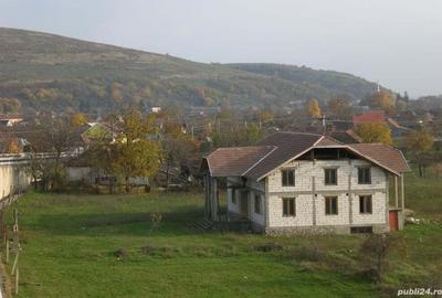 Vand Casa cu 2151 m2 in Paulis - 2