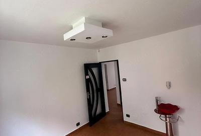 Spațiu comercial, de 65 mp, în Horia - 12