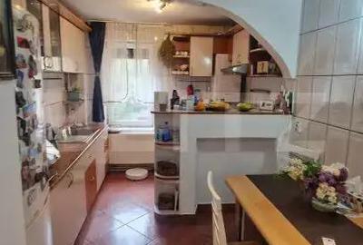 Apartament cu 4 camere, 2 bai, 90 mp, 2 locuri de parcare, zona Mall Coresi - 1