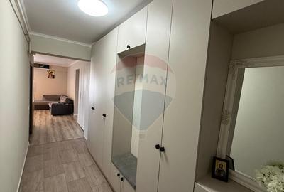 Apartament cu 3 camere decomandat în Brăilei - 2
