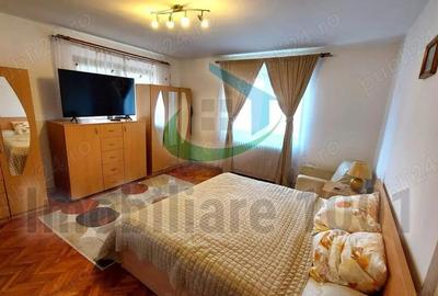 Casă cu 6 camere cu Teren 308 Mp în Central