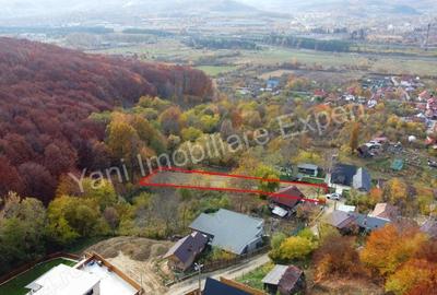 Teren de 1345 mp, în Central - 8