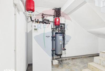 Casă cu 8 camere cu Teren 300 Mp în Gara de Nord