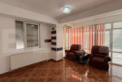 Spațiu comercial, de 308 mp, în Central - 12