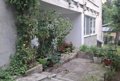 Apartament cu 3 camere decomandat în Cetatea - 1