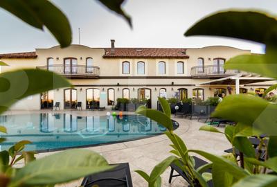 Casa la rosu, pe stoc, cu terasa si acoperis finalizat W - 4