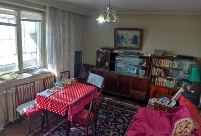 Apartament cu 3 camere în Craiovei