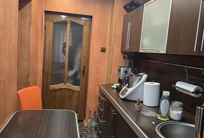 Apartament cu 2 camere decomandat în Petros - 2