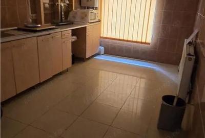 Spațiu comercial, de 52 mp, în Central - 13