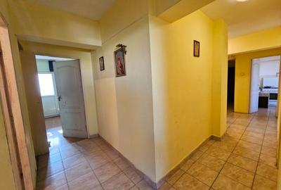 Apartament cu 4 camere decomandat în Berceni - 11