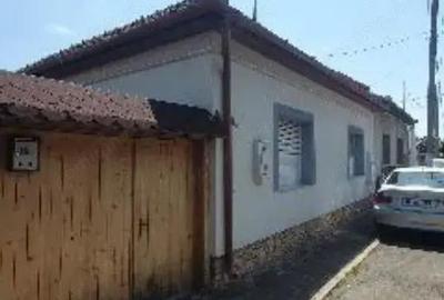 Cota de 3/16 din casa si teren Arad, Jud Arad