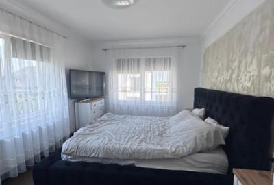 Casă cu 7 camere cu Teren 250 Mp în Rădăuți - 4