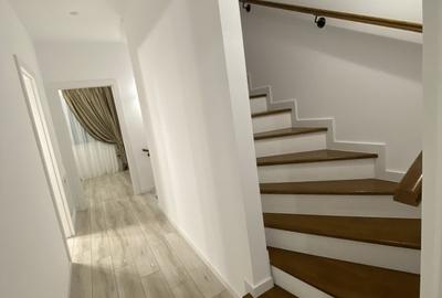 Casă cu 5 camere cu Teren 100 Mp în Central - 10