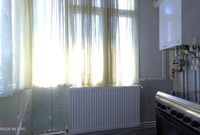 Apartament cu 2 camere decomandat în Far