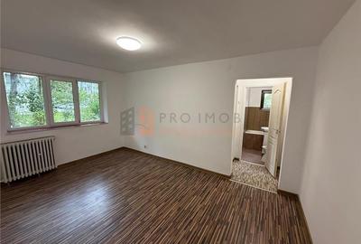 Apartament 2 camere cf 2 semidecomandat zona Micro 14 - 3