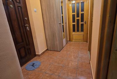 Apartament cu 2 camere decomandat în Micro 20 - 2