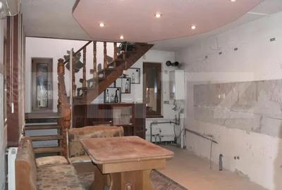 Casă cu Teren 296 Mp în Central - 14