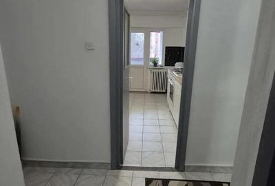Apartament cu trei camere, zona Cri?an, etajul 1 - 15