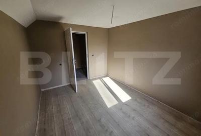 Casă cu 6 camere cu Teren 4159 Mp în Central - 4