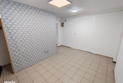 Spațiu comercial, de 32 mp, în Central - 8