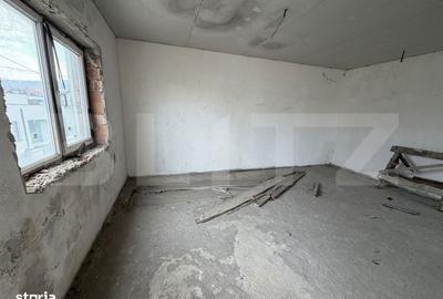 Casă cu 4 camere cu Teren 800 Mp în Central - 2