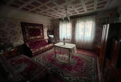 Obreja, Casa cu 5 incaperi si curte - 3