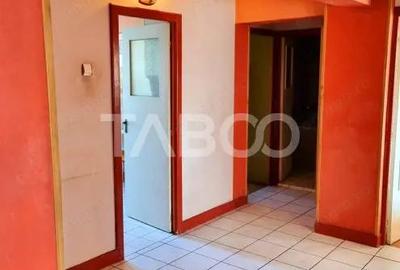 Apartament cu 4 camere decomandat, mobilat în Central - 4