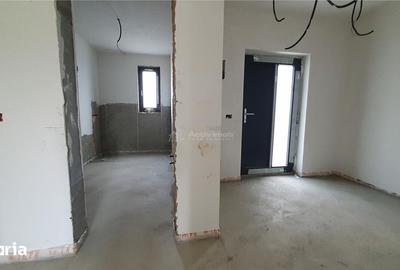 Casă cu 7 camere cu Teren 450 Mp în Central - 15