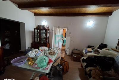 Casă cu 6 camere cu Teren 2400 Mp în Bartolomeu - 3