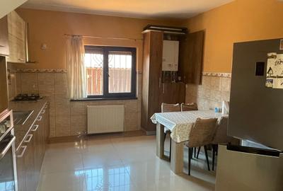 Navodari Vila  P+1+M  Living + 5 camere  86 mp etaj  Construita  in 2011 din bca - 6