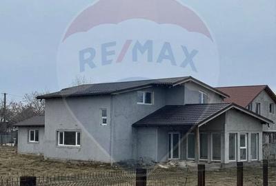 Casă cu 6 camere cu Teren 2952 Mp în Colceag - 12