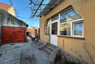 Vand casa mare din caramida,in Parneava,st.720 mp.locuibila imediat. - 2